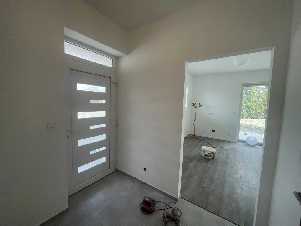 c3-1-name c2-2-name, Velence, Újtelepi utca