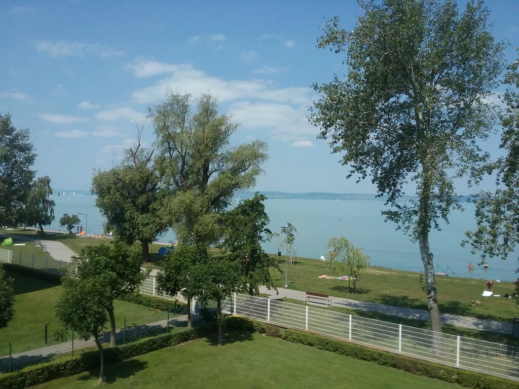 Siófok, ARANYPART, 46 m²-es, társasházi lakás, 1+1 szobás, jó állapotú