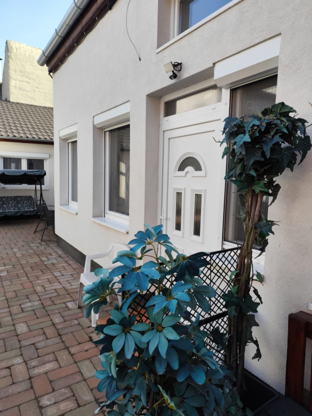 XX. Kerület, Határ út, 55 m²-es, házrész, kiváló állapotú, elektromos