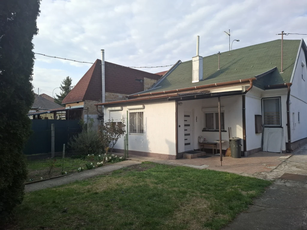 c3-1-name c2-1-name, Budapest IV. kerület, Fóti út