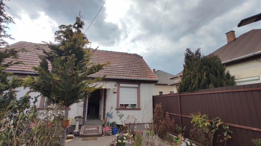 Adony, Táncsics Mihály utca, 54 m²-es, családi ház, 1 szobás
