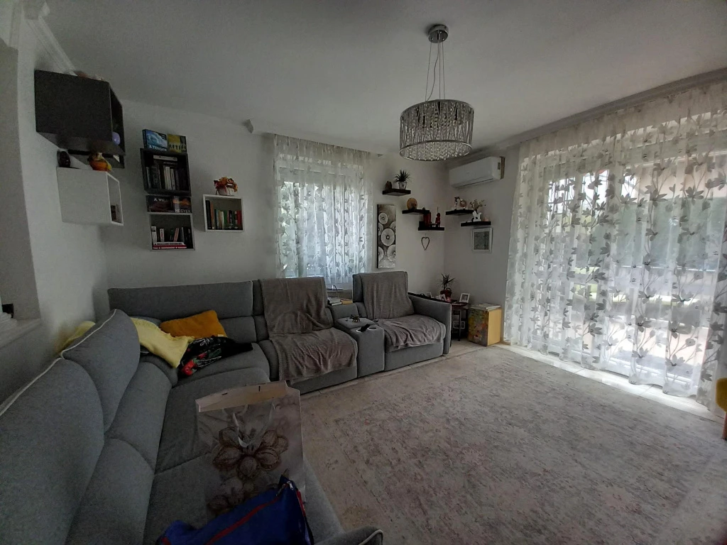 Szigethalom, Kavics utca, 80 m²-es, családi ház, 3 szobás, kiváló állapotú