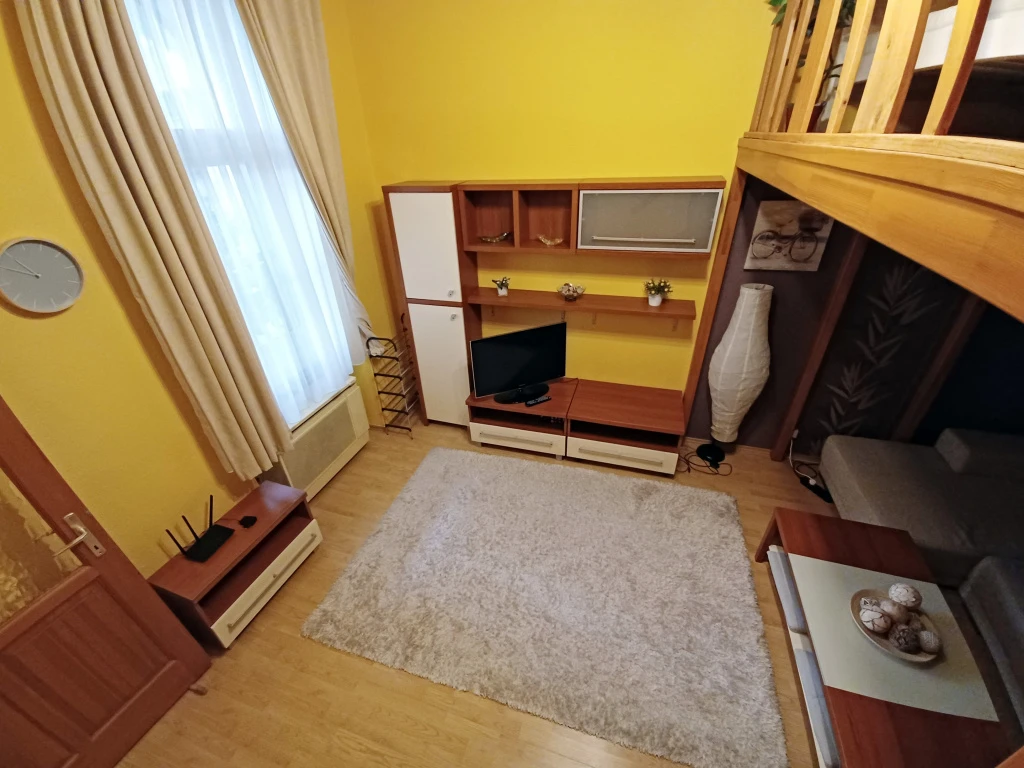 VI. Kerület, Benczúr utca, 28 m²-es, társasházi lakás, 1 szobás