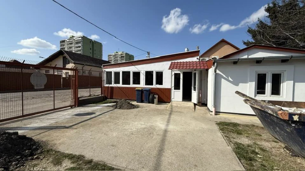 c3-2-name c2-69-name, Budapest XVII. kerület, Ferihegyi út