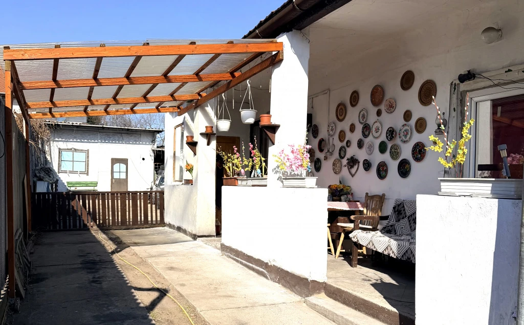 XV. Kerület, Damjanich János utca, 53 m²-es, családi ház, 2 szobás