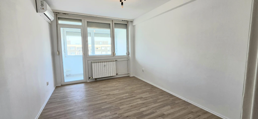 XI. Kerület, Etele út, 50 m²-es, társasházi lakás, 2 szobás, felújított / újszerű állapotú