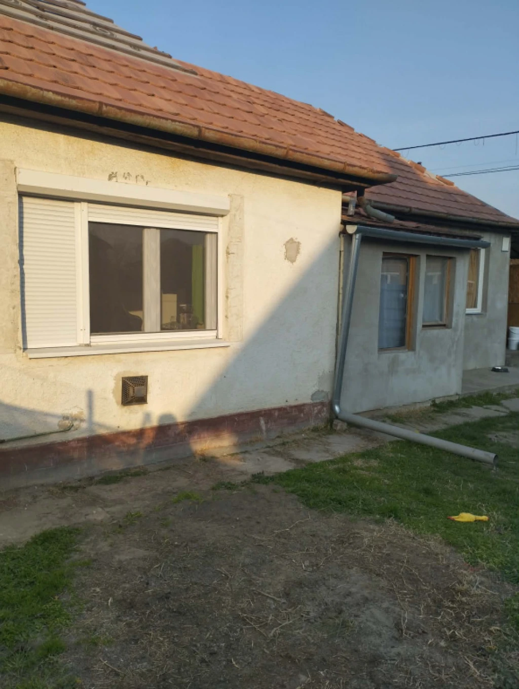 Szigethalom, Béke utca, 62 m²-es, családi ház, 1+1 szobás, felújítandó állapotú