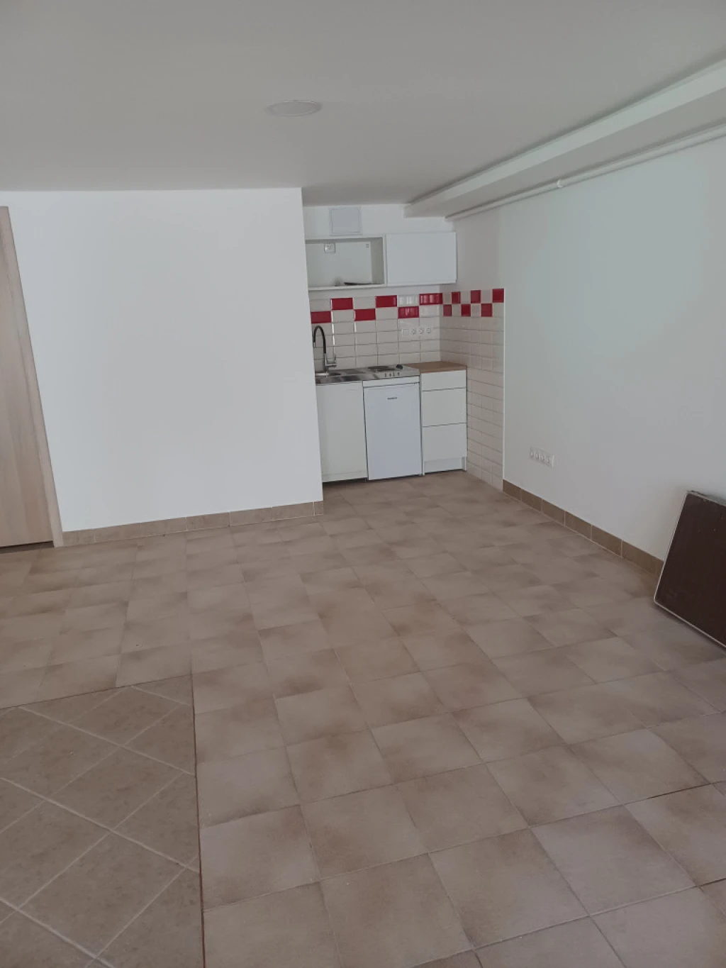 XIX. Kerület, Nádasdy utca közelében utca, 53 m²-es, házrész, 1 szobás
