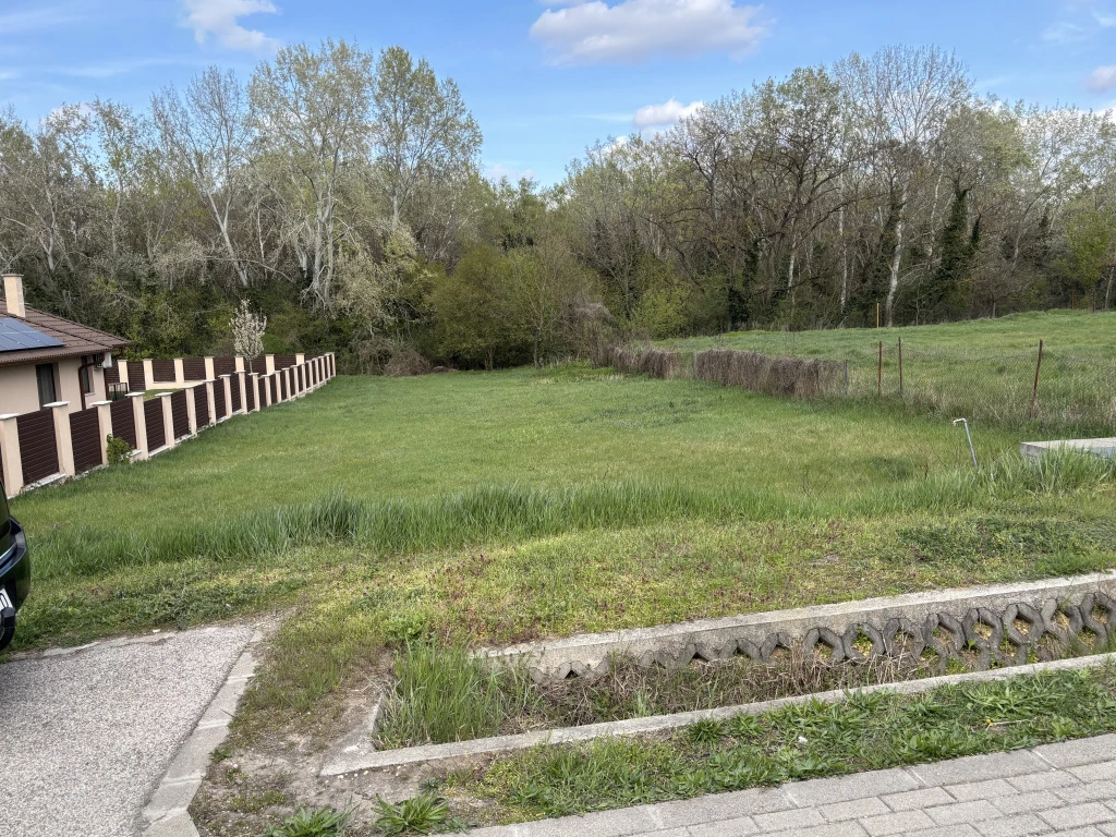 XVI. Kerület, Szilas patak mellett utca, 1147 m²-es, telek