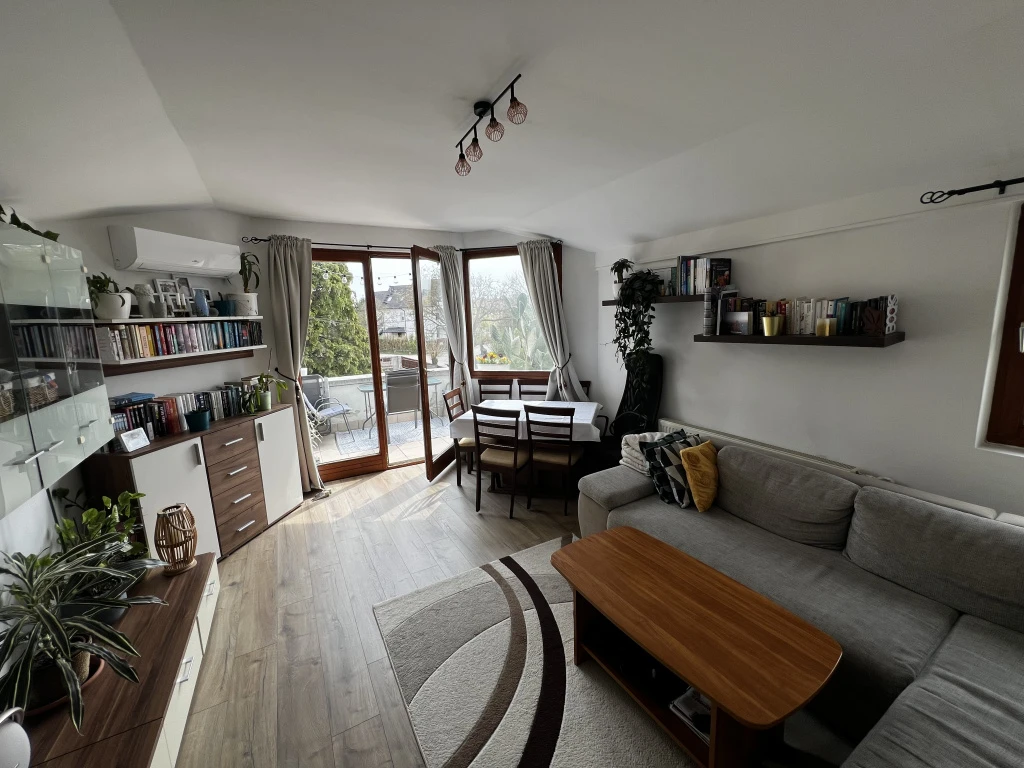 c3-1-name c2-21-name, Budapest III. kerület, Sinkovits Imre utca