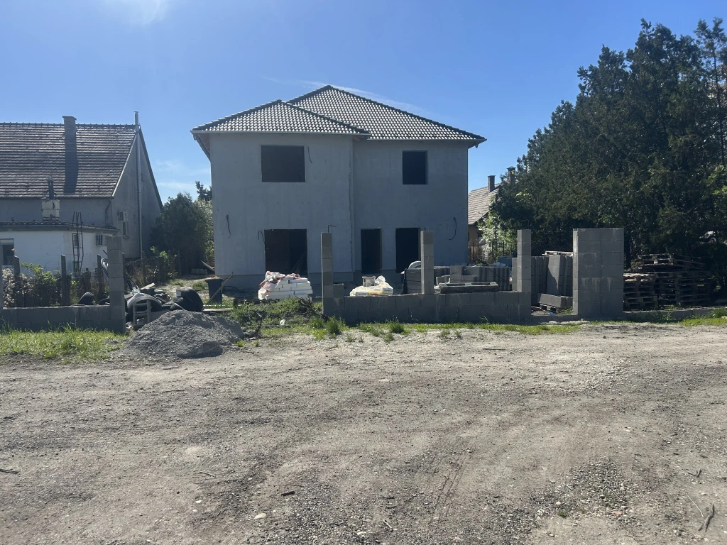 XXII. Kerület, Nagytétényi ALDI környéke utca, 110 m²-es, 2 generációs, ikerház