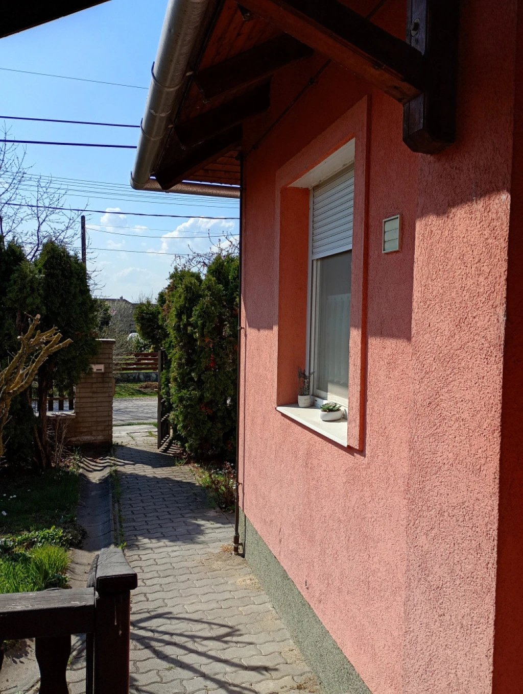 c3-1-name c2-1-name, Gárdony, Thököly utca