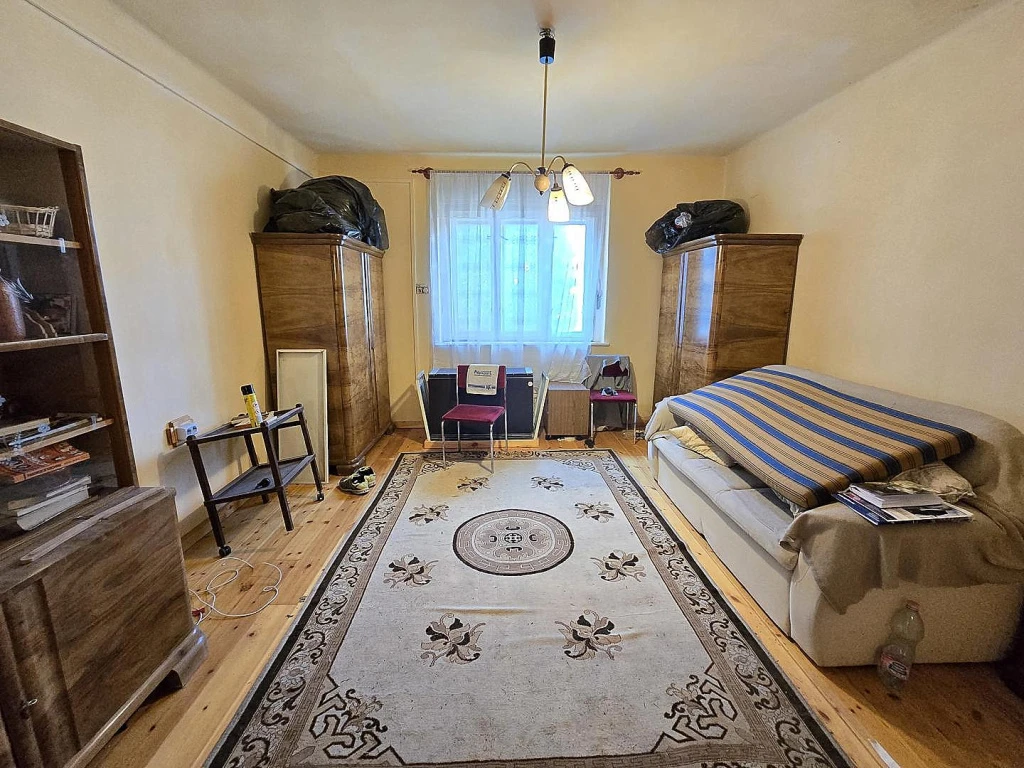 Tura, Temető köz, 83 m²-es, családi ház, 2 szobás, felújítandó állapotú