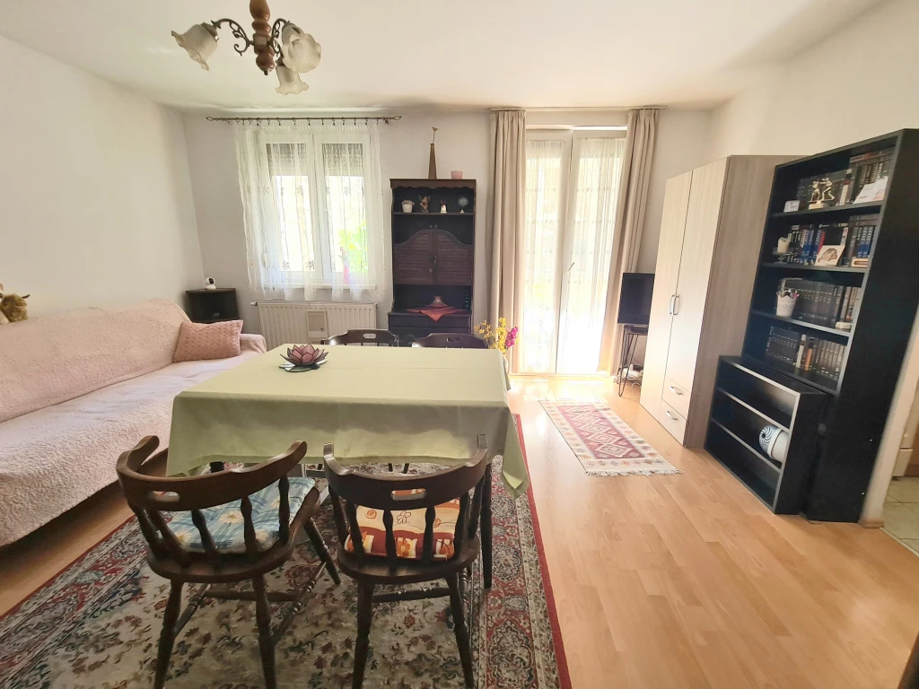 c3-1-name c2-21-name, Budapest VI. kerület, Szív utca