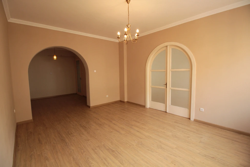 XIII. Kerület, Visegrádi utca, 70 m²-es, társasházi lakás, 2 szobás