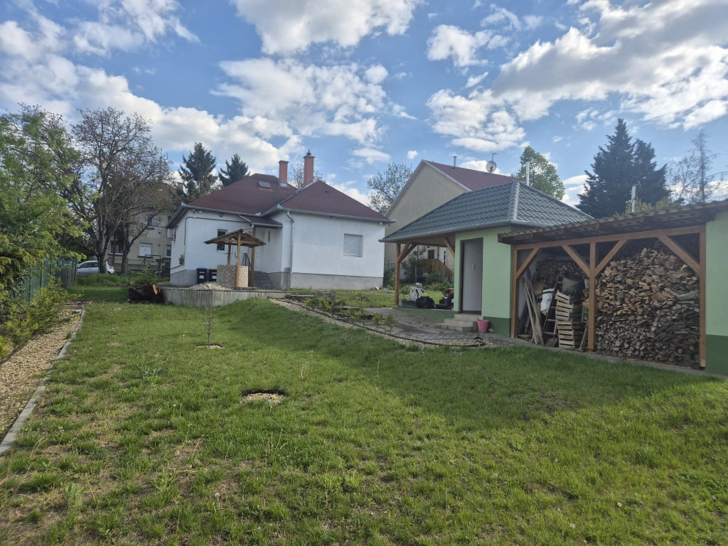 XVI. Kerület, Árpádföld csendes utcájában, 63 m²-es, családi ház