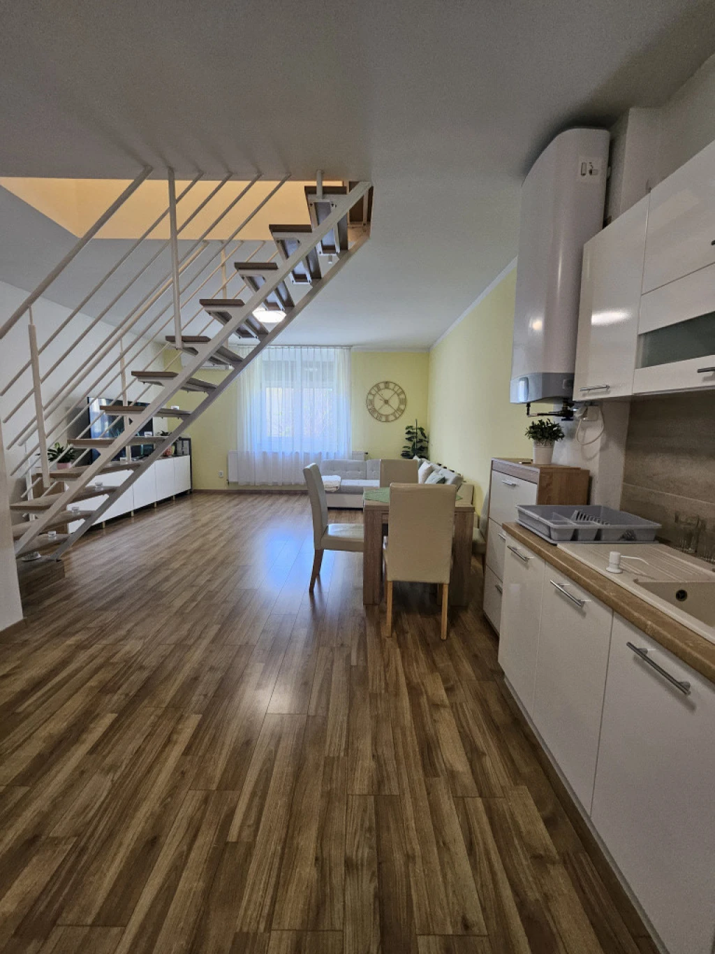 c3-1-name c2-5-name, Budapest IV. kerület, Istvántelki közeli út