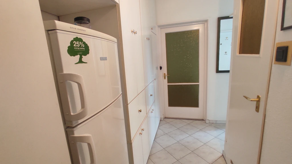 Dunaújváros, Vasmű út, 52 m²-es, társasházi lakás, 2 szobás, jó állapotú