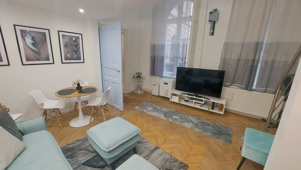 VIII. Kerület, Múzeum körút, 42 m²-es, társasházi lakás, 2 szobás