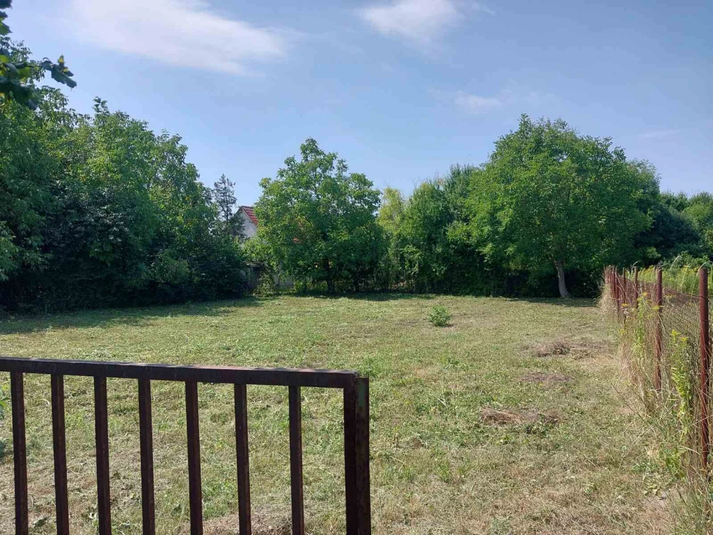Dömsöd, Vadvirág utca, 746 m²-es, telek