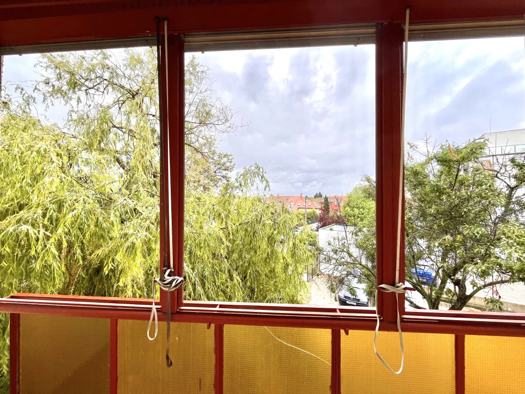 IV. Kerület, Izzó lakótelep, 52 m²-es, társasházi lakás, 2 szobás