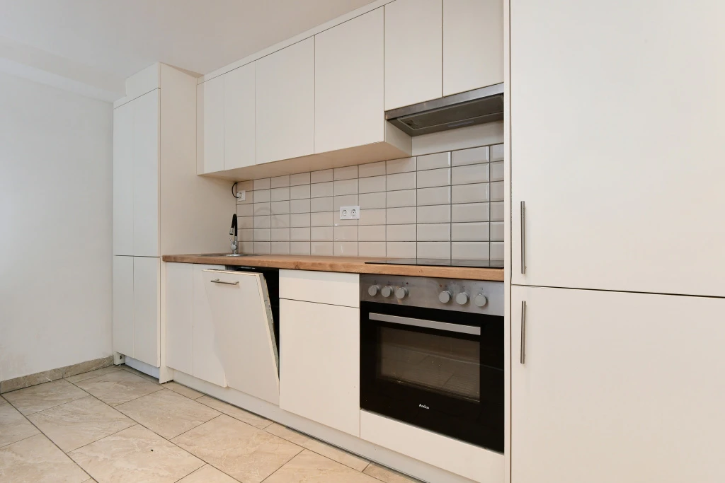 VIII. Kerület, Palotanegyed, 56 m²-es, társasházi lakás, 1+3 szobás