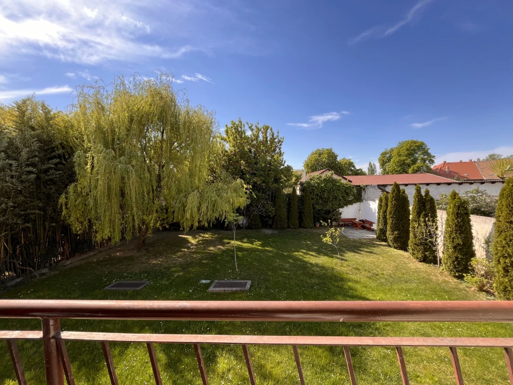 XV. Kerület, IV. KERÜLET HATÁRÁN, 52 m²-es, társasházi lakás, 2 szobás