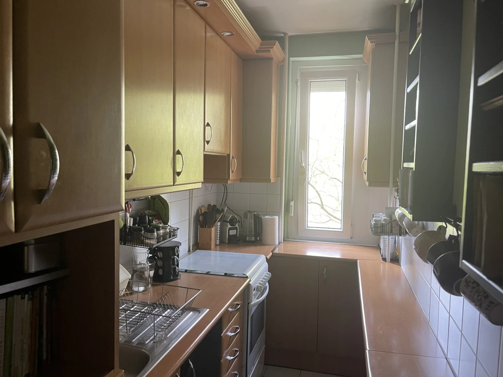 XIX. Kerület, Kispesti lakótelepen, Önkormányzat közelében, 53 m²-es, társasházi lakás