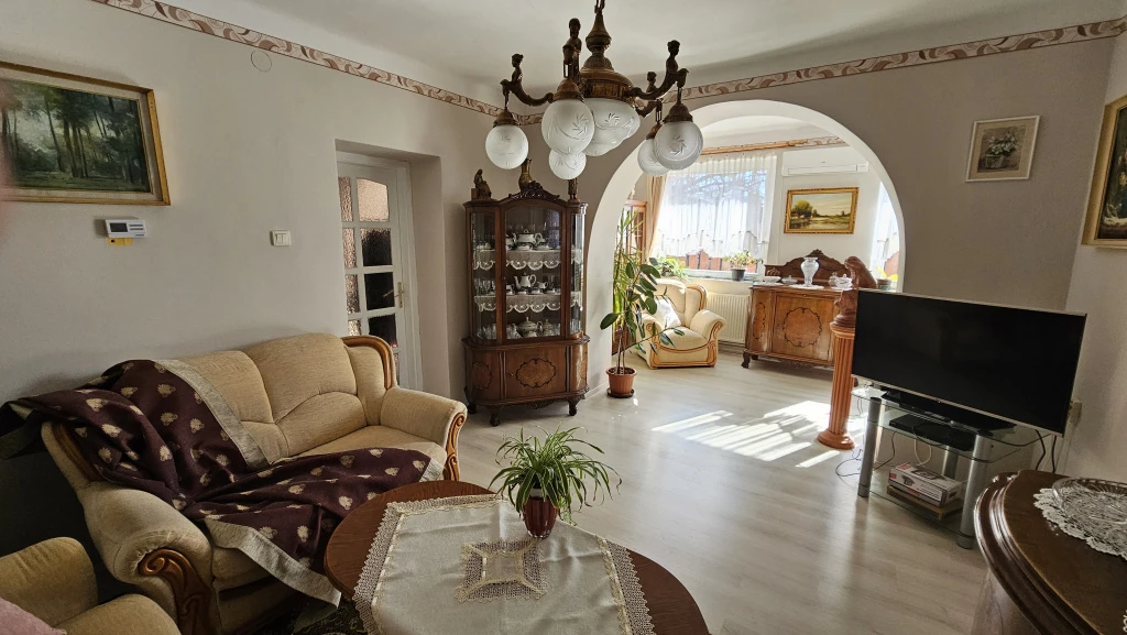 Gödöllő, Nagyfenyves, 92 m²-es, családi ház, 2+1 szobás, jó állapotú