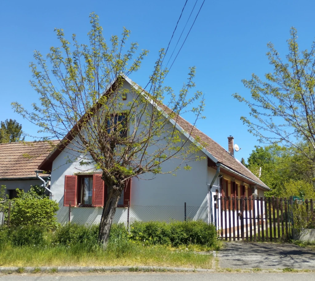 c3-1-name c2-1-name, Gödöllő, Nagyfenyves