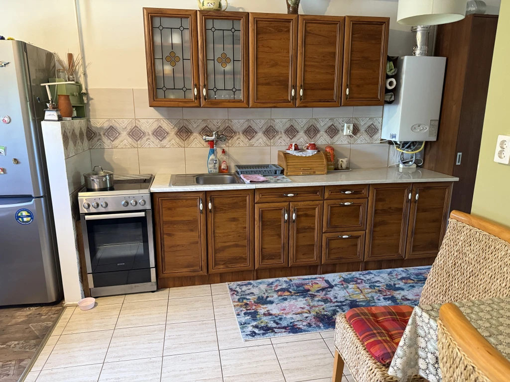 Szigethalom, Fiumei uthoz közel utca, 85 m²-es, ikerház, 3 szobás