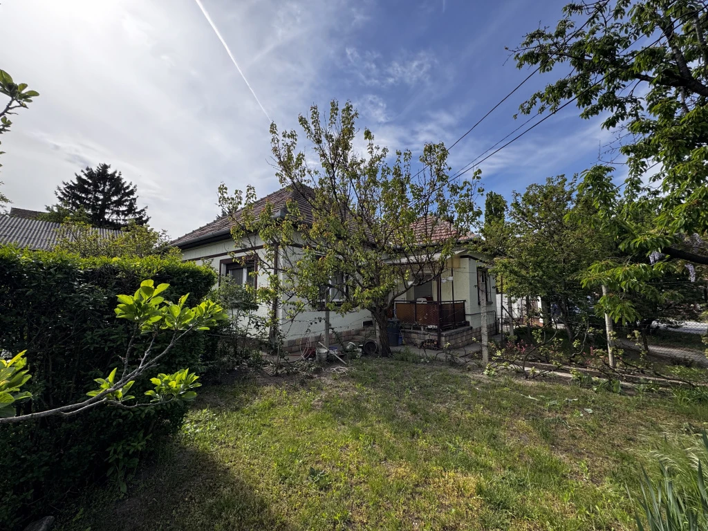 XVI. Kerület, Hév közelében, 84 m²-es, családi ház, 3 szobás