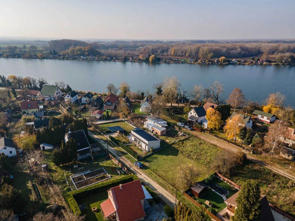 c3-1-name c2-50-name, Ráckeve, Dombos utca