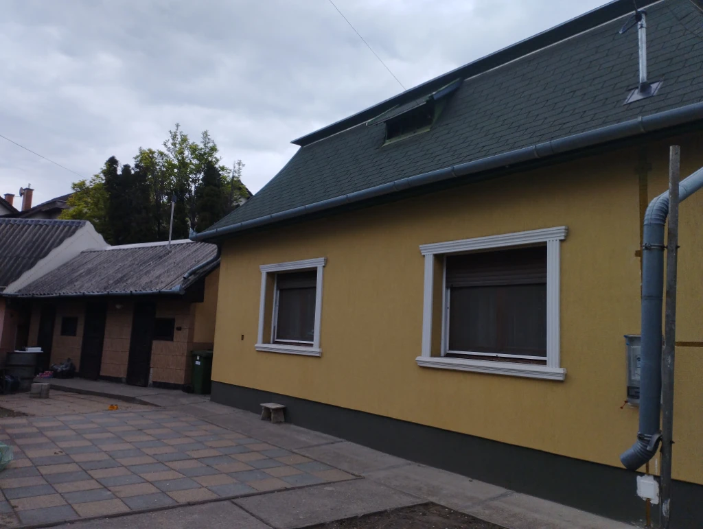 Szigetszentmiklós, központ közeli utca, 91 m²-es, családi ház