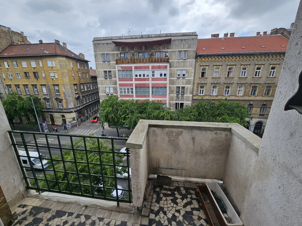 VIII. Kerület, Corvin sétány, 65 m²-es, társasházi lakás, 2+1 szobás