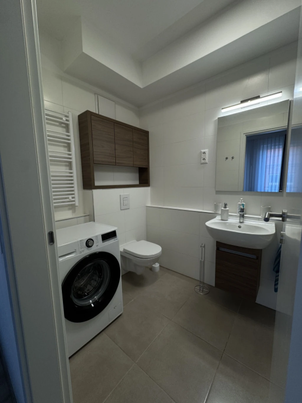 VIII. Kerület, Corvin sétány, 40 m²-es, társasházi lakás, 1+1 szobás