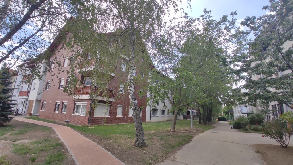 Dunaújváros, Bagolyvár utca, 110 m²-es, társasházi lakás, 4 szobás