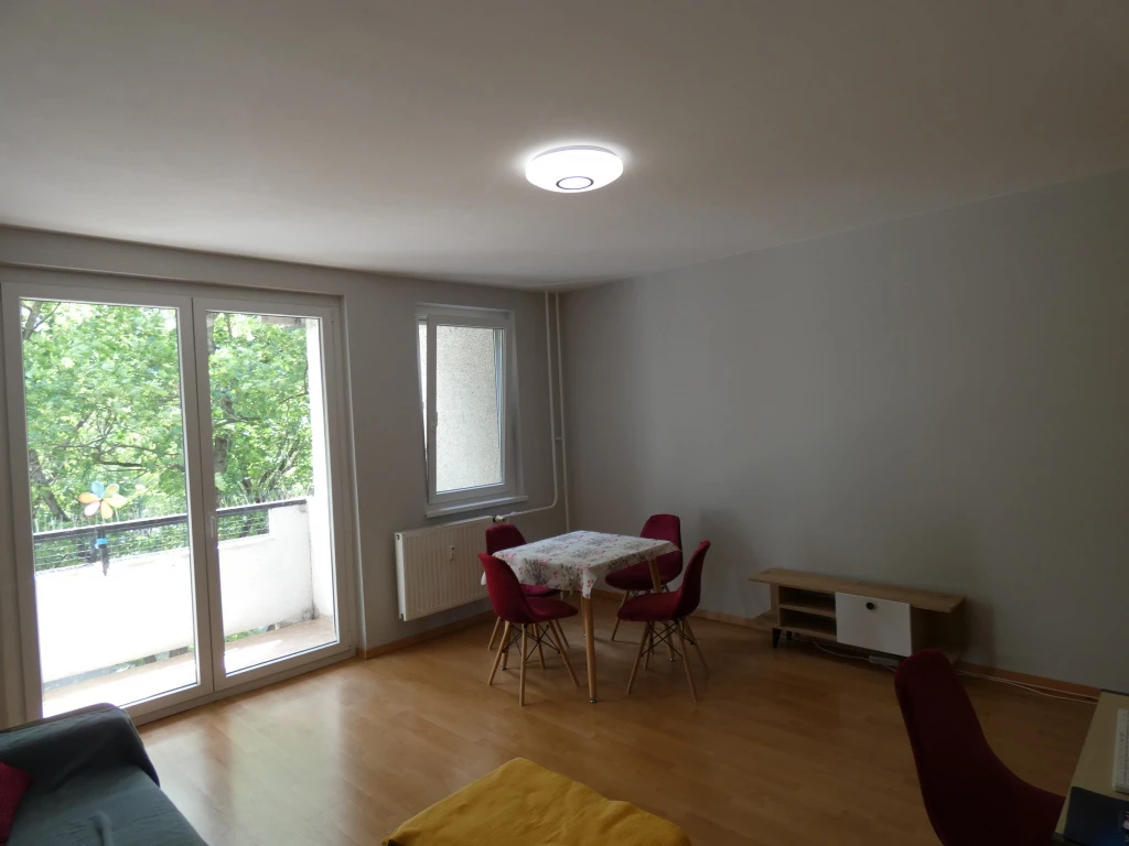 III. Kerület, Madzsar József utca, 54 m²-es, társasházi lakás