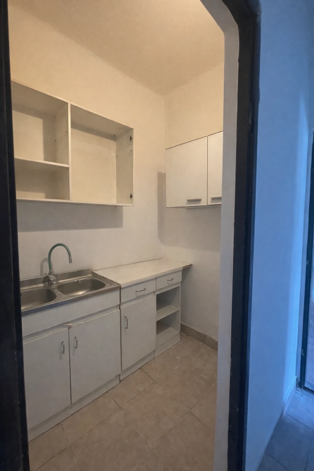 XX. Kerület, Vágóhíd közeli utca, 34 m²-es, társasházi lakás, 2 szobás