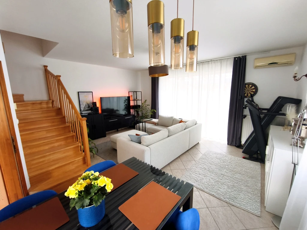 XVII. Kerület, Strázsahegy, 86 m²-es, sorház, 4 szobás, újszerű állapotú