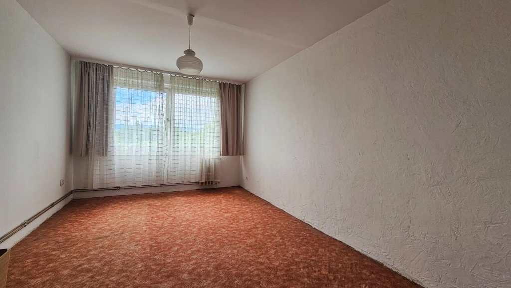 Vác, Kötő utca, 53 m²-es, társasházi lakás, 2 szobás, felújítandó állapotú