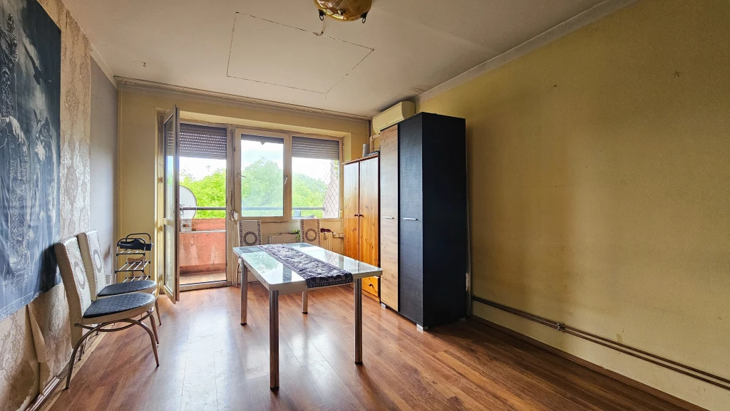Vác, Kötő utca, 53 m²-es, társasházi lakás, 2 szobás, átlagos állapotú