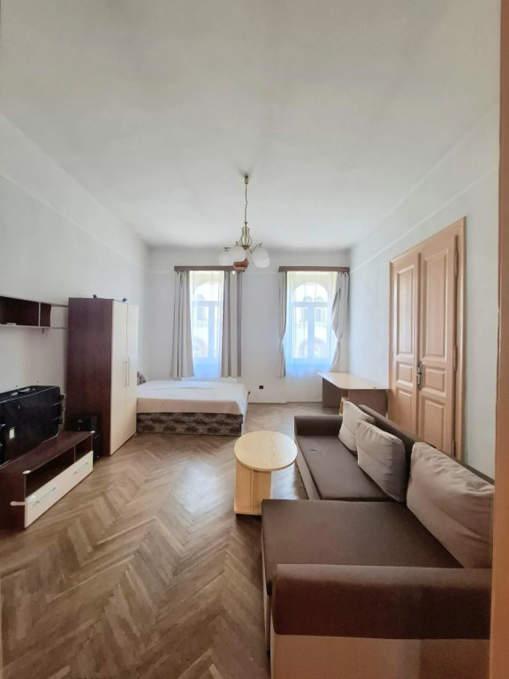 VI. Kerület, Vörösmarty utca, 70 m²-es, társasházi lakás, 2 szobás