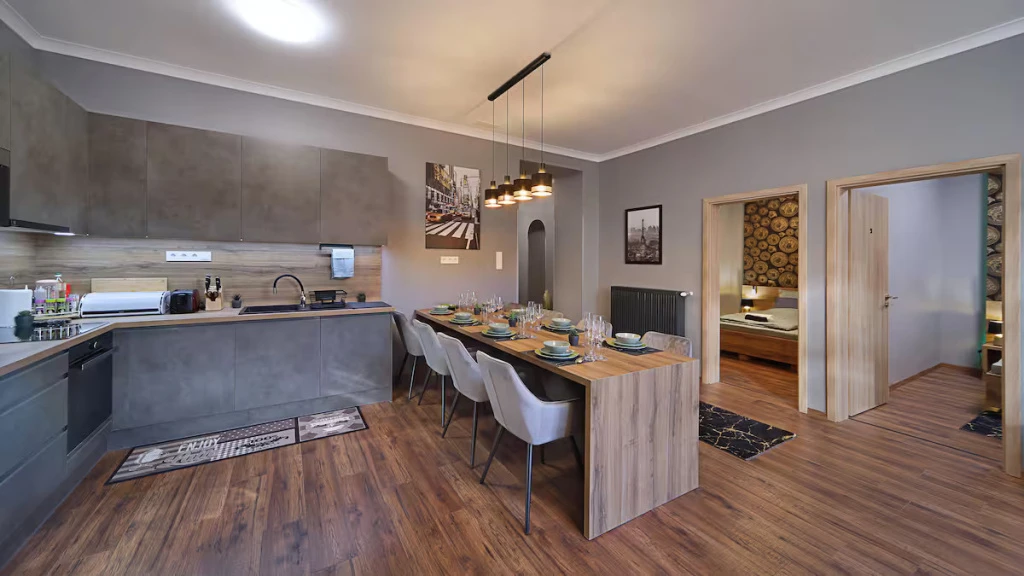 VI. Kerület, Izabella utca, 134 m²-es, társasházi lakás, 6 szobás
