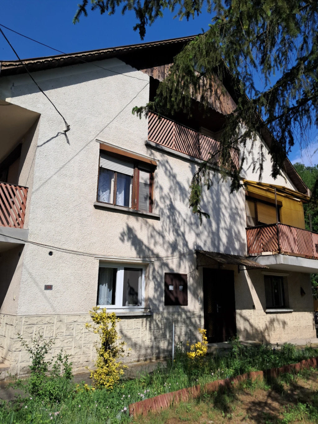Ózd, Deák F. út, 140 m²-es, 2 generációs, családi ház, 5 szobás