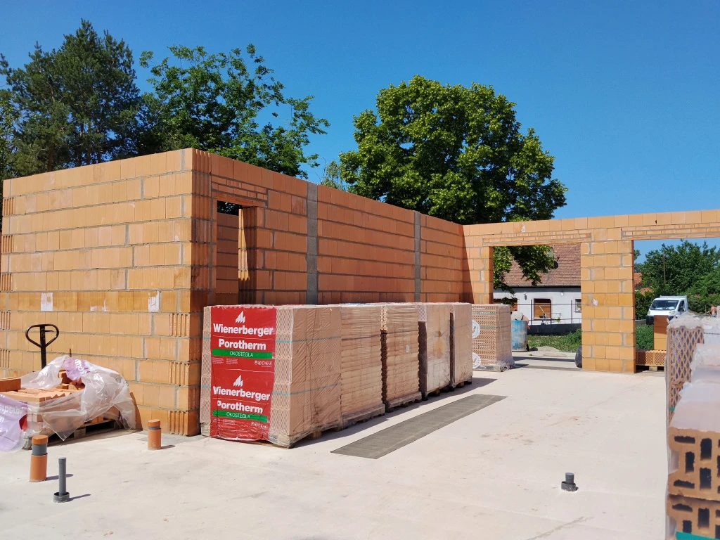 Dunakeszi, Alsótabán, 171 m²-es, ikerház, 5 szobás, új építésű állapotú