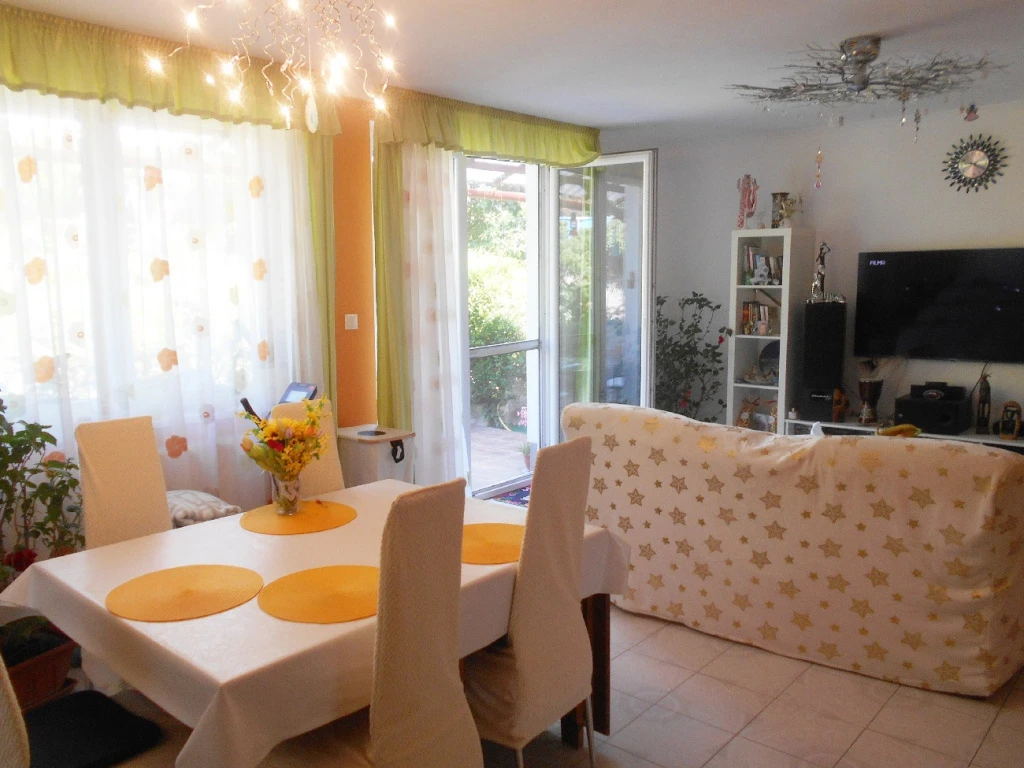 Érd, Radnai utca környékén, 130 m²-es, 2 generációs, családi ház