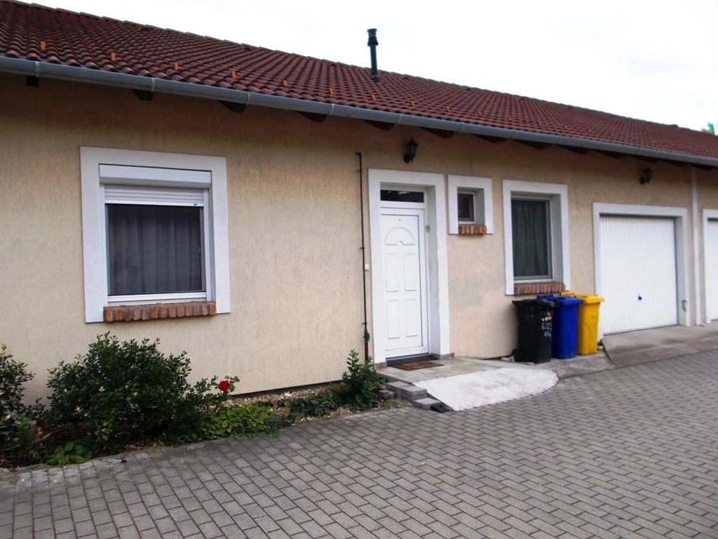 Dunaharaszti, Némedi út közeli, 100 m²-es, sorház, 3 szobás