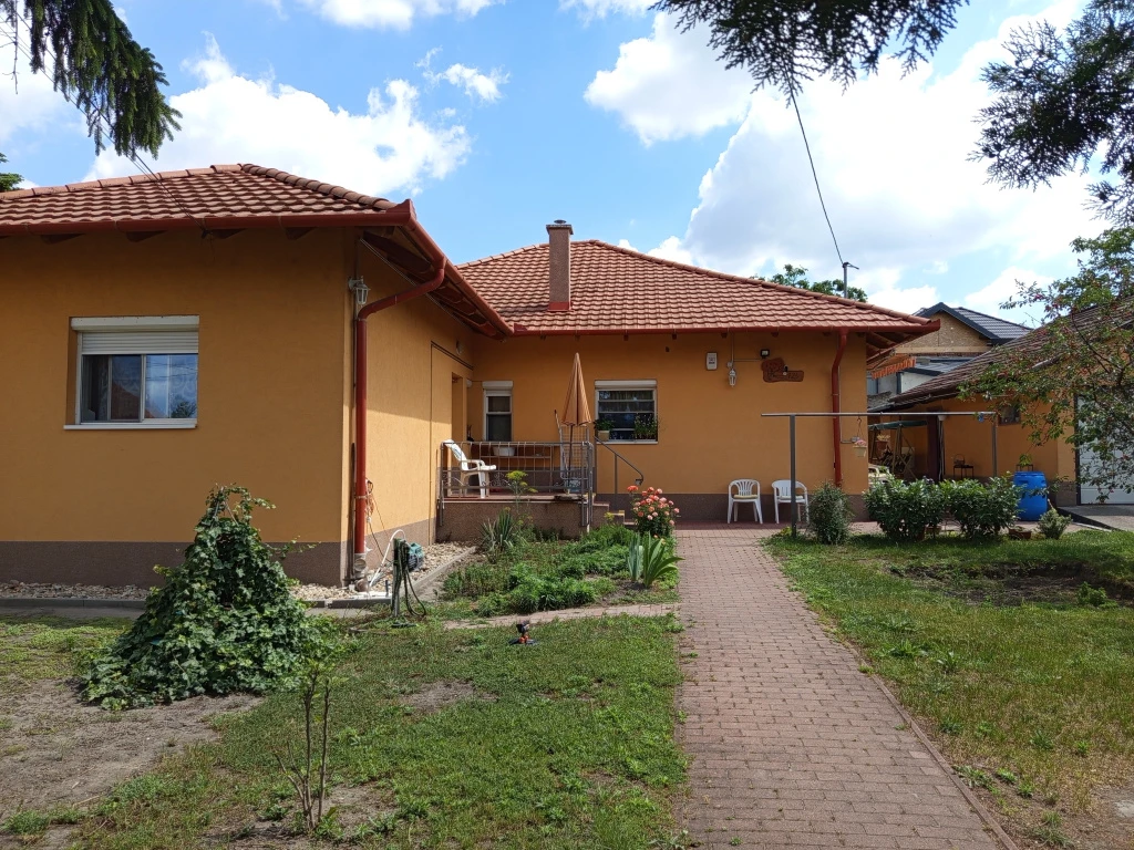 c3-1-name c2-1-name, Budapest XXI. kerület, Királyerdő utca