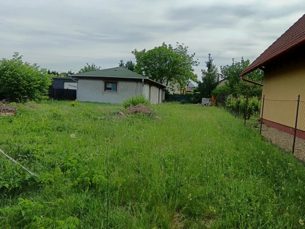 Érd, Bagoly útca környéke, 697 m²-es, telek